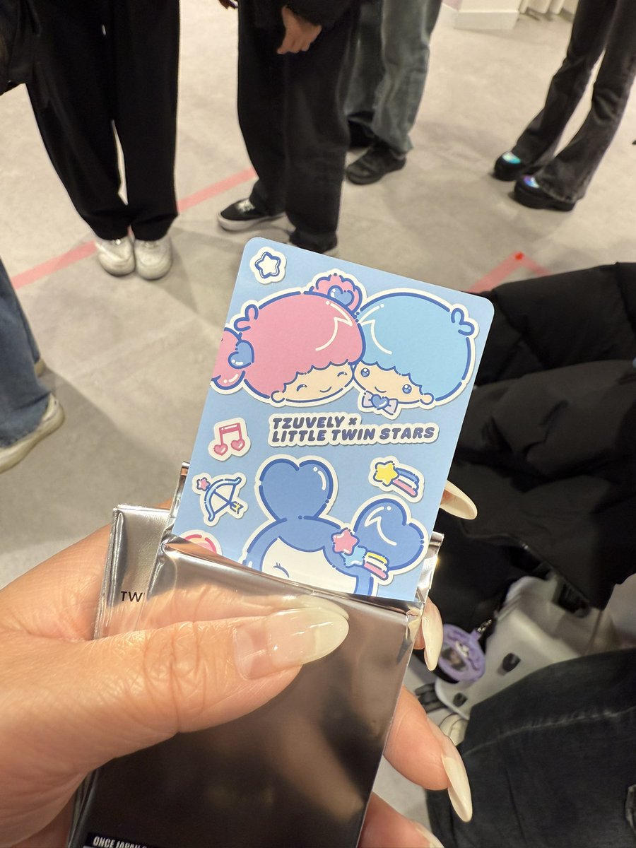 TWICE 交換
ポップアップ1万円購入特典
譲:ツウィ
求:モモ

よろしくお願いします。