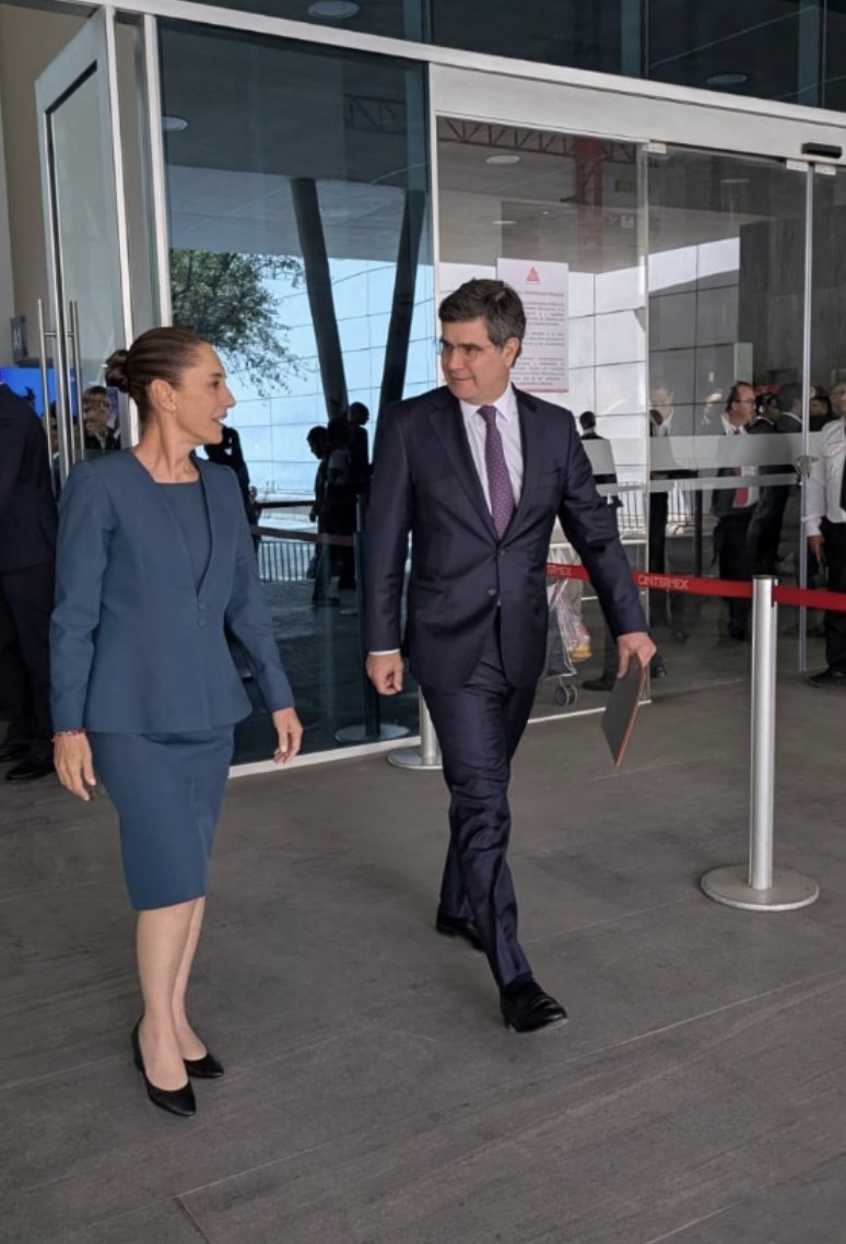 Máximo Vedoya (@maximovedoya) on Twitter photo Presidenta <a href="/Claudiashein/">Claudia Sheinbaum Pardo</a> , muchas gracias por su presencia hoy en Nuevo León y por sus palabras en la asamblea de Caintra. Como bien dijo, México ha demostrado que frente a la adversidad siempre sale adelante. Cuenta con todo el apoyo de los industriales de Nuevo León. Presidenta <a href="/Claudiashein/">Claudia Sheinbaum Pardo</a> , muchas gracias por su presencia hoy en Nuevo León y por sus palabras en la asamblea de Caintra. Como bien dijo, México ha demostrado que frente a la adversidad siempre sale adelante. Cuenta con todo el apoyo de los industriales de Nuevo León.