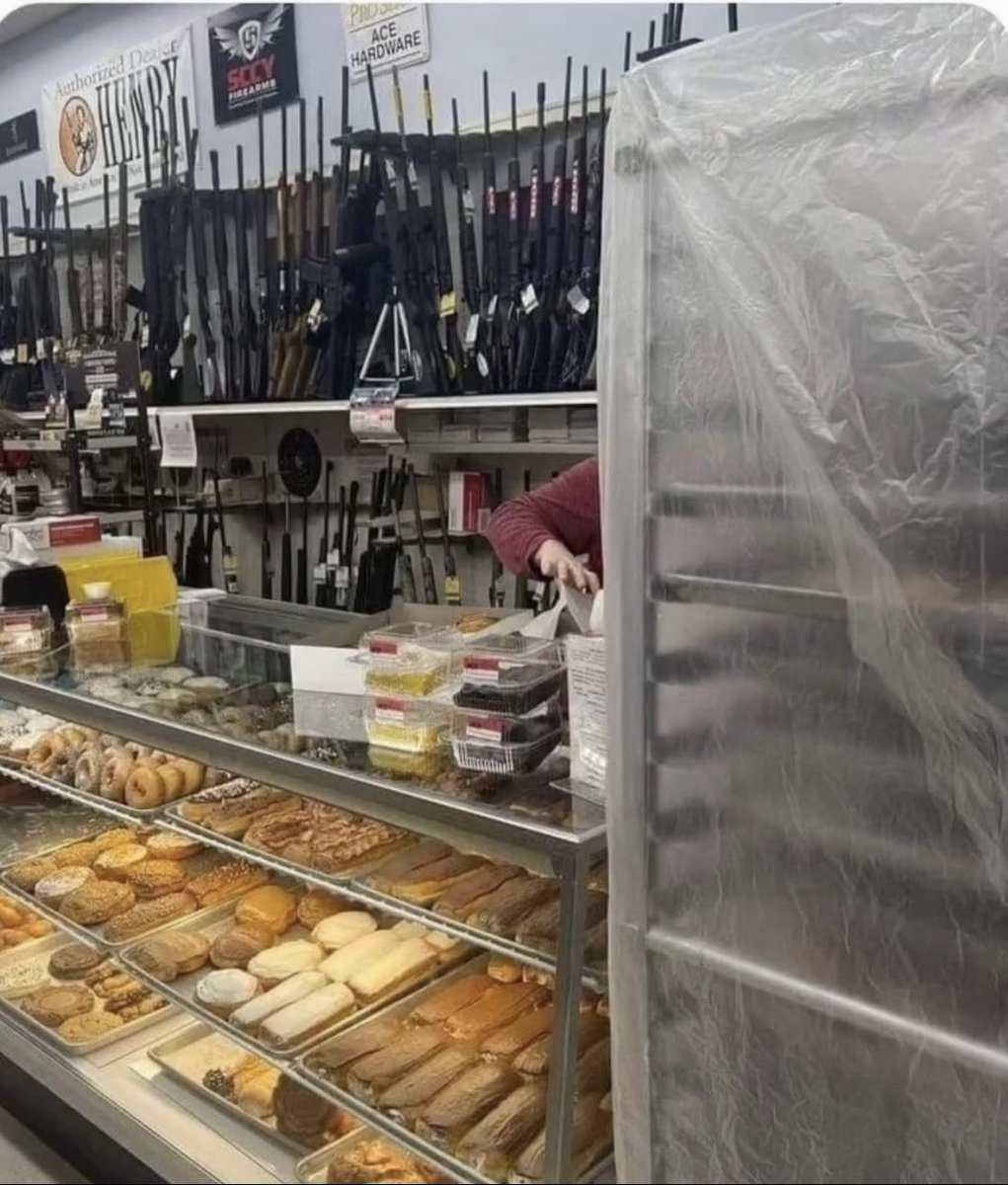 PrairieTim's tweet image. My political views summed up in a picture.