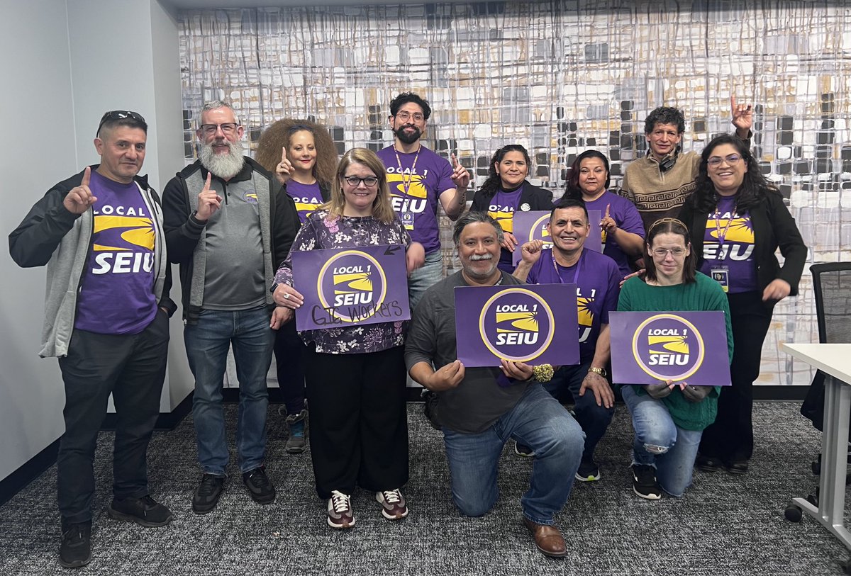SEIULocal1's tweet image. Rideshare drivers organizing with SEIU Local 1 and @MechLocal701 had a great meeting today with the Chicago Department of Aviation! 

Drivers advocated for cleaner and enhanced bathrooms at @fly2ohare parking lot. Hundreds of drivers utilize these restrooms daily!