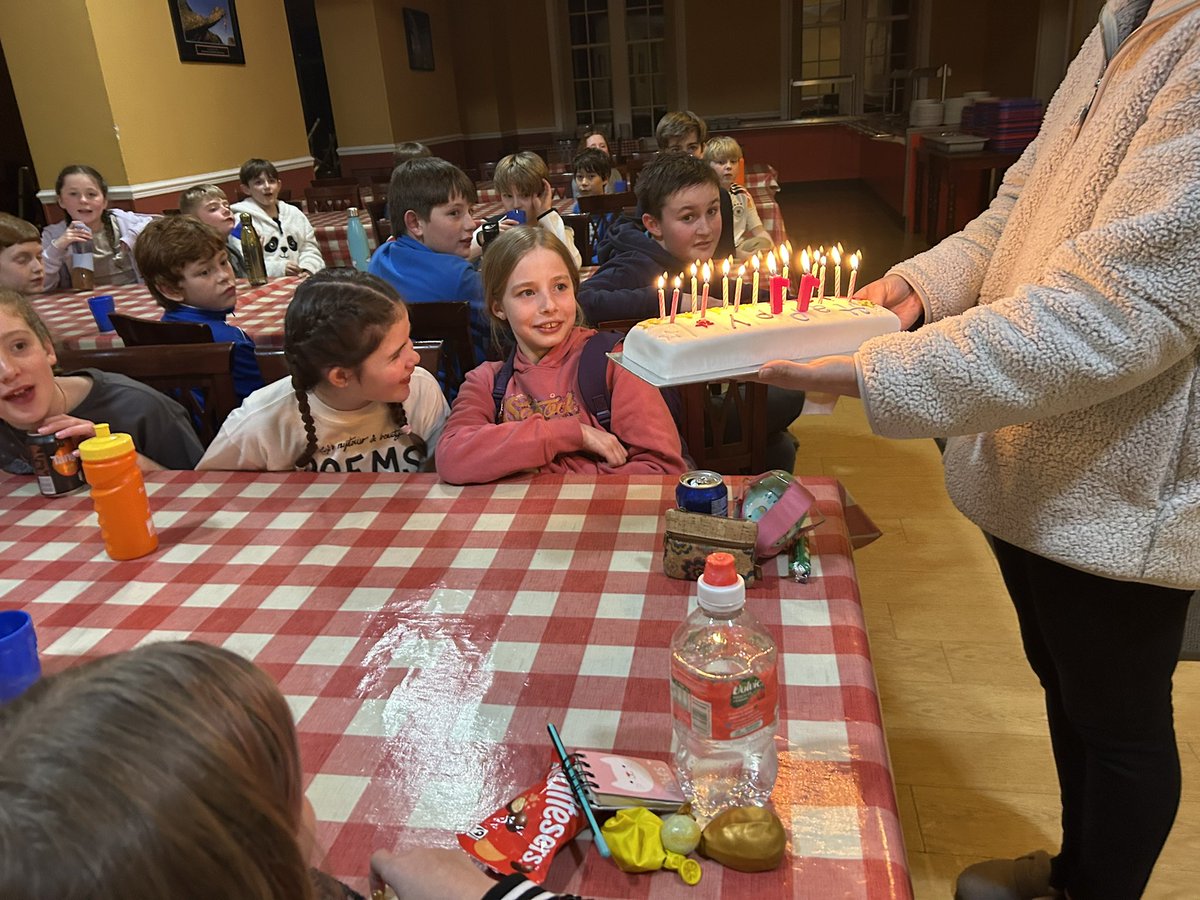 standrewsmajor's tweet photo. Celebrating the birthday girl! ππ#SAMsY6 #SAMsManor https://t.co/Ye8tVS5qvU