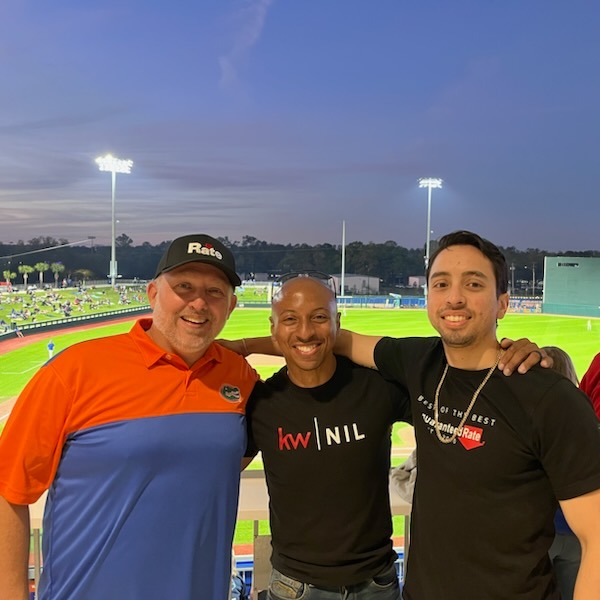 ryanandrealty's tweet photo. Thanks to our partners at Guaranteed Rate for a great event at the ballpark this week. One of my favorite places to be! Great fun with great people. 🐊 ⚾ 🏠 🎉
#guaranteedrate #floridabaseball #gogators #nilrealestate #kwNIL https://t.co/4zFoekU7VZ