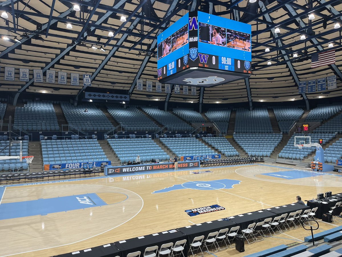 jasondorow's tweet image. .@UW_WBB has traveled from Montlake Blvd to Tobacco Road to make their return to the big dance!
Huskies face off with Ivy League regular season champs @CULionsWBB in the First Four!
⏰ 4 pm PT
📻 The Varsity Network App and @SportsRadioKJR with @EliseMWoodward