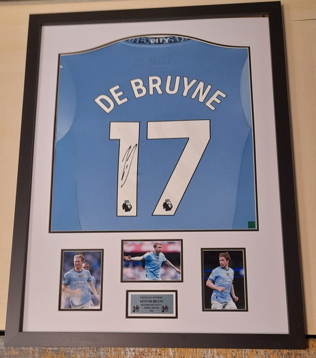 KDB comes with COA £295 💙