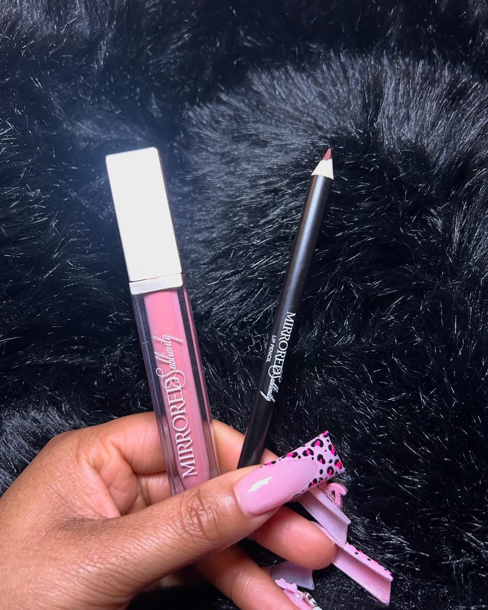 MSublimity's tweet image. Slay your diva looks with a bomb lip combo! 
Our ceo @keef_cakez rocking our coco lip pencil and rose gloss. 💕 

#mirroredsublimity #diva #fashioninfluencer #fullglammakeup