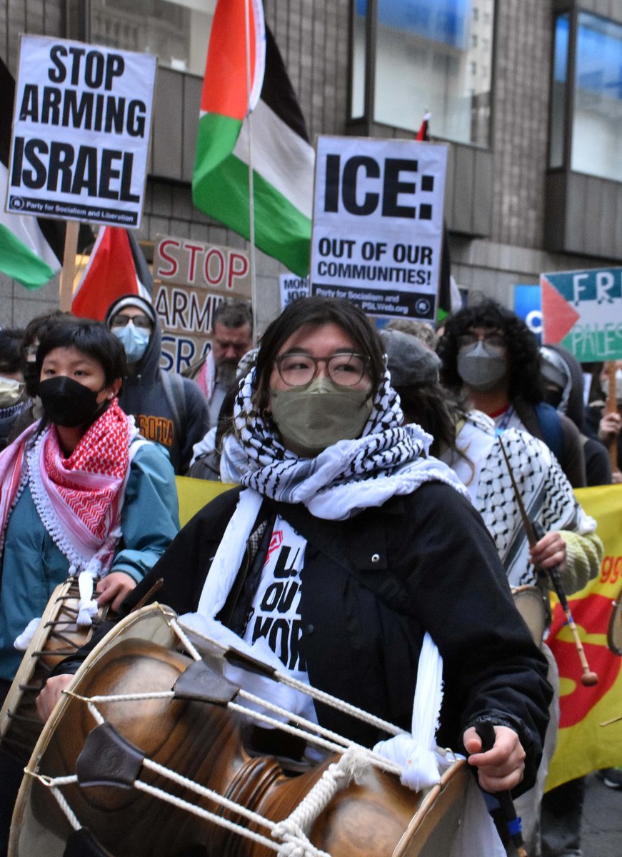 Órdenes ejecutivas del gobierno #EEUU no pueden callar ni detener las denuncias al genocidio de Israel contra el pueblo palestino en territorio estadounidense.

Recientemente, miles de personas marcharon en San Francisco en defensa de #Palestina y contra ese exterminio declarado.