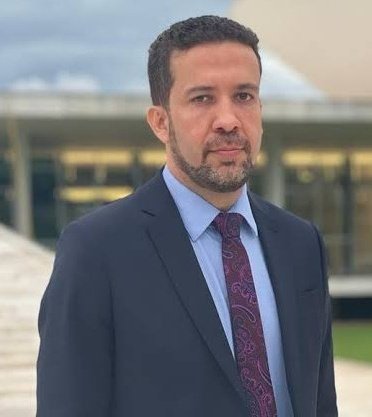 PrimeiroFront's tweet photo. 🚨PESQUISA:

Você concorda que o Deputado André Janones deveria ser preso após confessar rachadinha? https://t.co/Ag6AUDAjy2