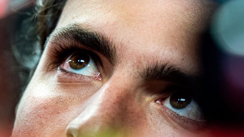 sainzfiles's tweet photo. carlos sainz’s eyes https://t.co/b4s2fqhD4o