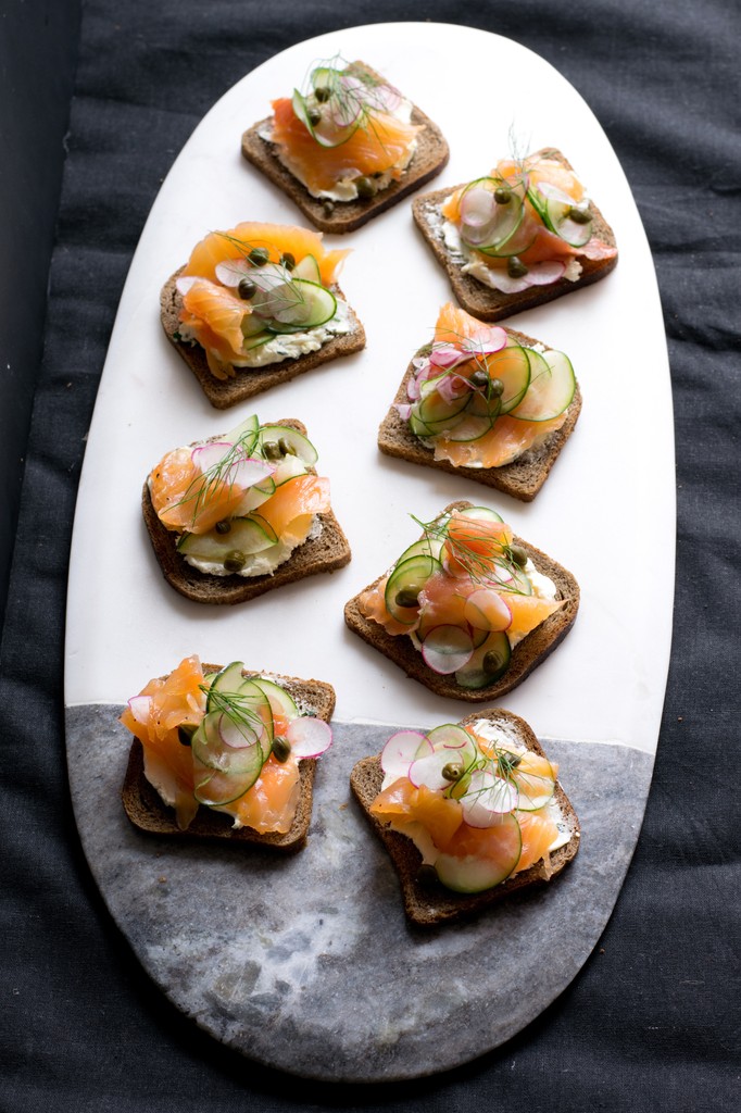 🌟 Perfectly cured salmon atop crispy bread, we love our gravlax crostini's! To elevate your next event, ask us about our full catering services through the link in our bio today! 

#catering #sfcatering #events