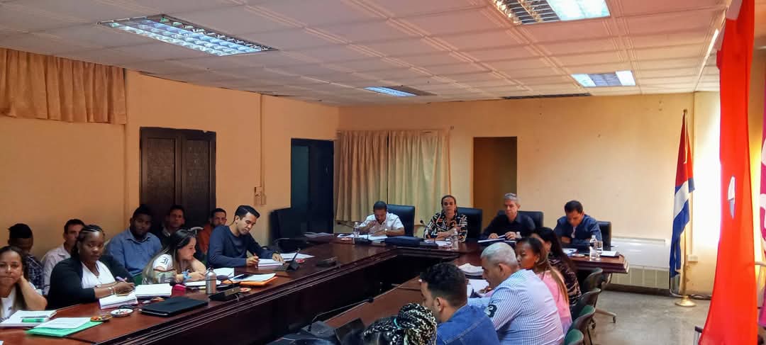 rpalmero1's tweet photo. Reunión regional de occidente, con los principales dirigentes de la #UJCdeCuba. Comienza un nuevo trimestre para el movimiento juvenil. #CubaVencerá https://t.co/HeimA3WwyG