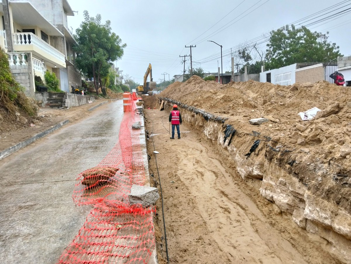 Con una inversión de casi 11 millones de pesos, el Gobierno del Estado a través de la Secretaría de Obras Públicas (SOP) rehabilita la red de agua potable en el municipio de #CiudadMadero.