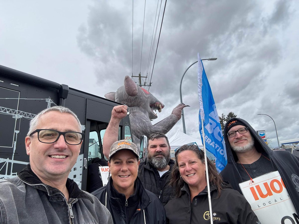 Sussanne Skidmore (@susibcfedprez) on Twitter photo Solidarity with <a href="/iuoe115/">IUOE Local 115</a> workers who are on strike at Diamond Truck Centre in Langley! Looking for respect at the bargaining table ✊ please stop by and show these workers some BCFED #solidarity #bclab Solidarity with <a href="/iuoe115/">IUOE Local 115</a> workers who are on strike at Diamond Truck Centre in Langley! Looking for respect at the bargaining table ✊ please stop by and show these workers some BCFED #solidarity #bclab