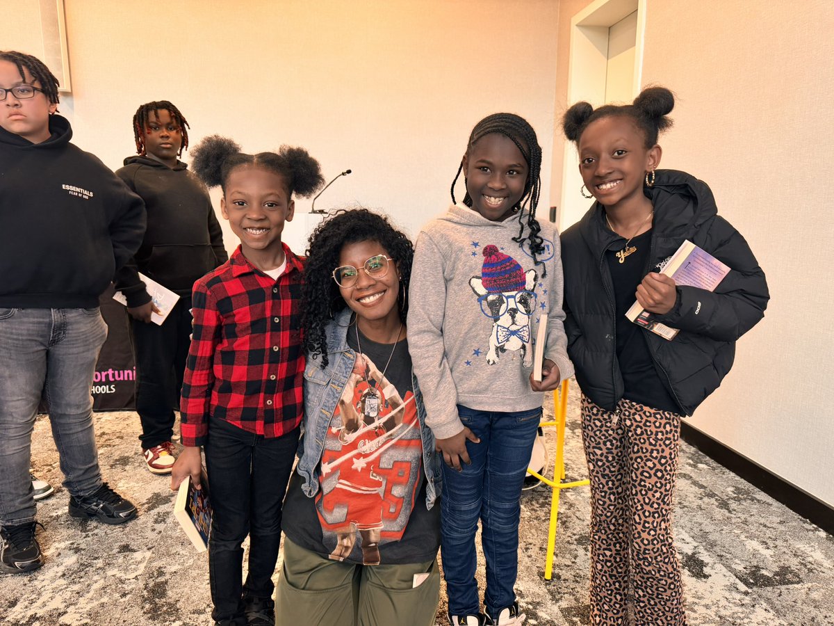 FairOaksHCPS's tweet image. Over the last two days, our Cardinals had the opportunity to hear from New York Times Bestselling Author Nic Stone. Thank you for uplifting and inspiring our students! #GrowingGreatness #welovetoread
Thank you Ms. Robertson and Mrs. Walter!!