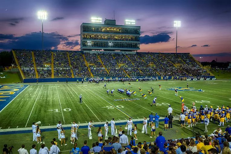 CFB Home (@cfbhome) on Twitter photo Stadium of the Night 🌚
🏟️ Cowboy Stadium "The Hole"
✔️ Capacity: 17,610
📍 Lake Charles, Louisiana
Home of <a href="/McNeeseFB/">McNeese Football</a>
Last photo is the old press box Stadium of the Night 🌚
🏟️ Cowboy Stadium "The Hole"
✔️ Capacity: 17,610
📍 Lake Charles, Louisiana
Home of <a href="/McNeeseFB/">McNeese Football</a>
Last photo is the old press box