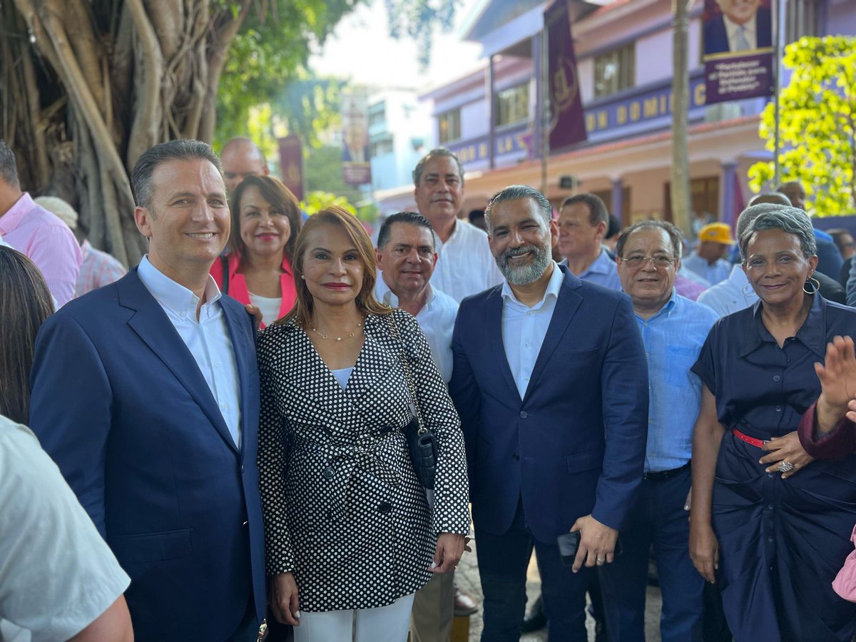 Volveremos a Triunfar como país! 🇩🇴⭐💡

Hoy, con la inscripción de Francisco Javier García, comienza el cambio que tanto necesitamos. ¡Vamos por más!

#RenaceLaEsperanza #FranciscoJavier2028
