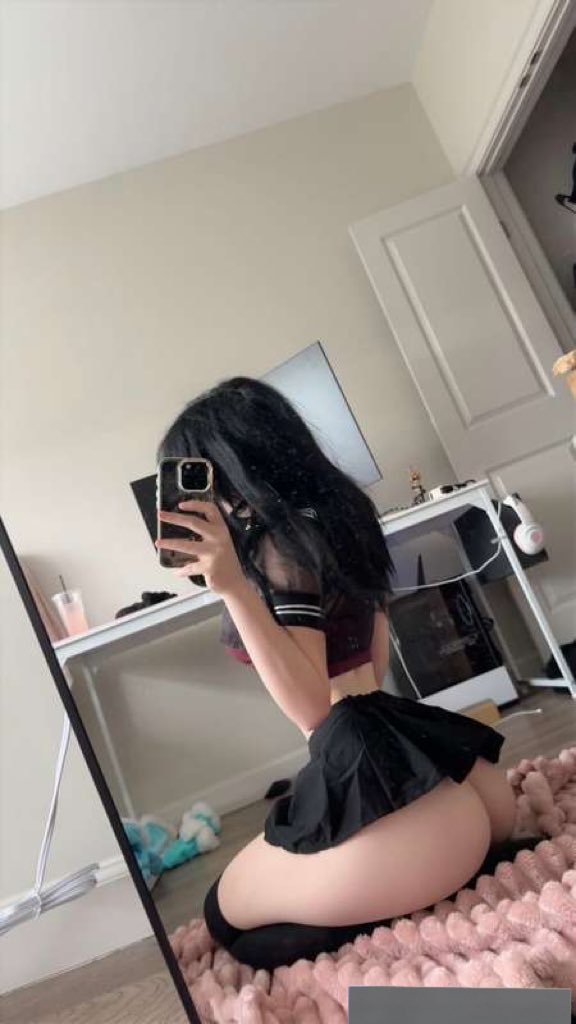 abbymekno's tweet photo. New skirt! #nsfwtwtًً #fyp #selling #content https://t.co/ZU3lo9511e