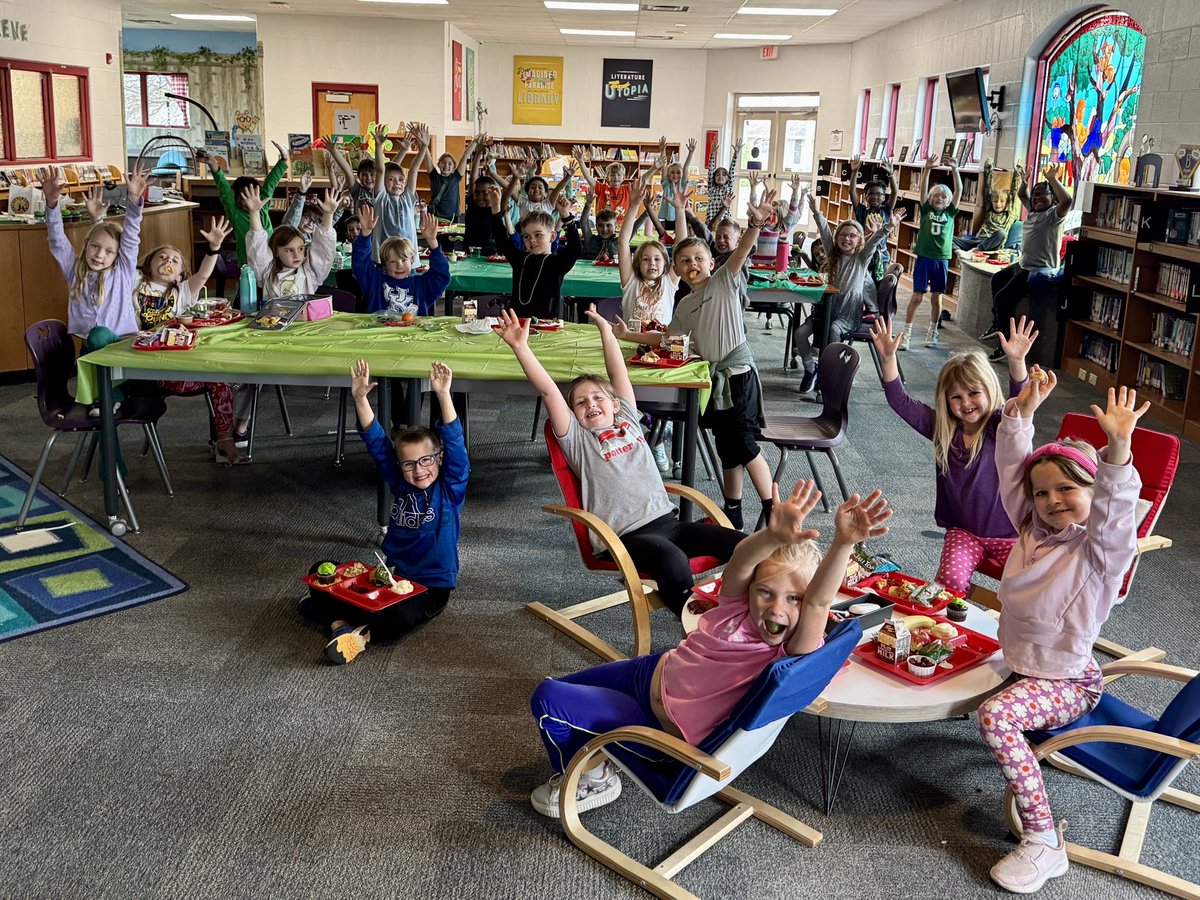 Leslie Ryan Cherry tweet media