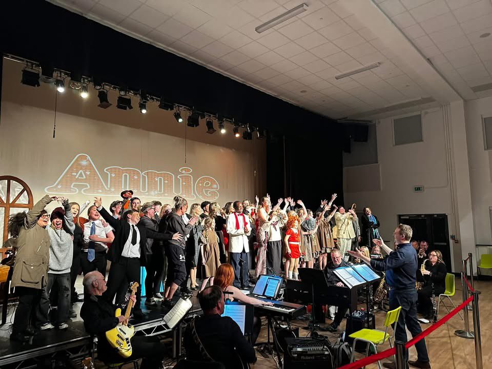 MrOwenACSHead's tweet photo. And that’s a wrap! 

Four fantastic performances, hours and hours of rehearsals and one incrediblly talented cast and crew 💫

A huge thank you to the staff who made this show such a fantastic success ⭐️

We couldn’t have been any prouder of each and everyone of you who took part- a huge diolch yn fawr to the cast and crew of ‘Annie’ 👏

ACS at its best 💛🖤❤️ 

#StriveBelieveAchieve✨
#TogetherStronger🤝

@AberdareSchool