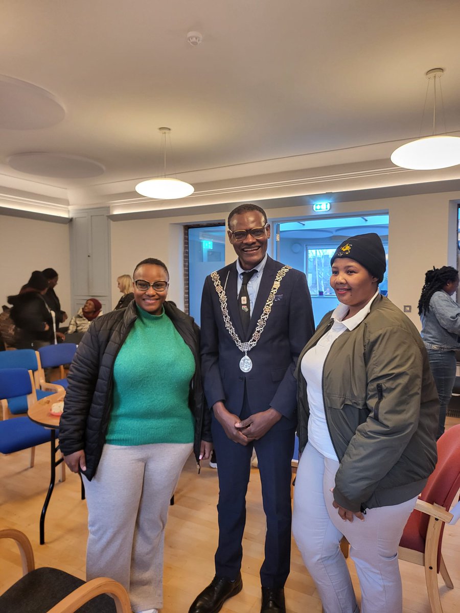 HonoreKamegni's tweet photo. Thrilled to visit asylum seekers at Quaker House Cork today. As a former asylum seeker (2002), I shared, listened &amp; discussed resources, justice, education &amp; integration. Huge thanks to BRIJ &amp; Gary Delaney for organizing—many more to come! We are ONE! #Asylum #Integration https://t.co/2DRvcH0KdF
