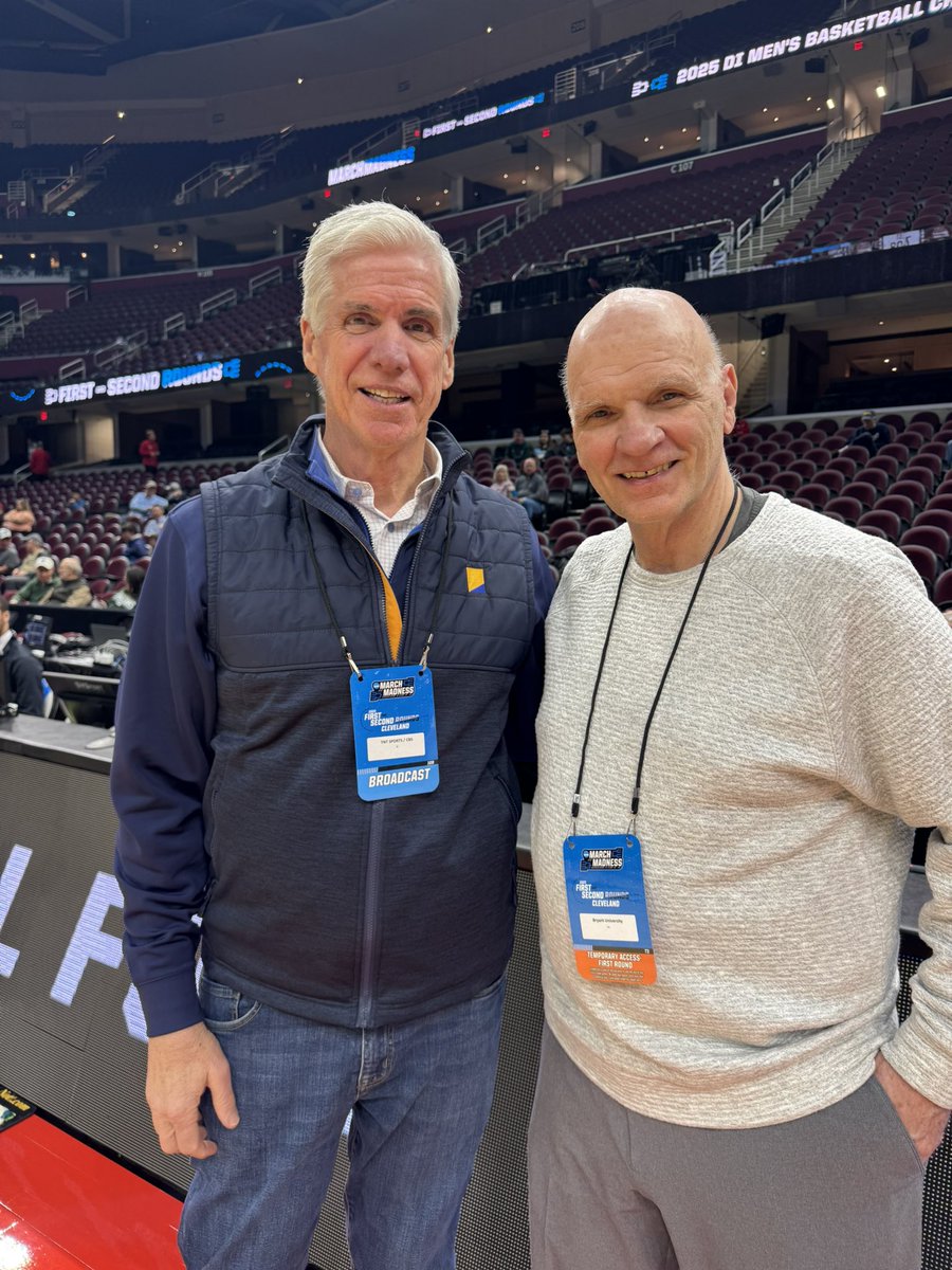 Open practices at the NCAA Tournament are always fun.  Got to catch up with some dear friends today and watch Philip prepare his Bryant Bulldogs for tomorrow. #blessed #hoops <a href="/MartinNewton1/">Martin Newton</a>