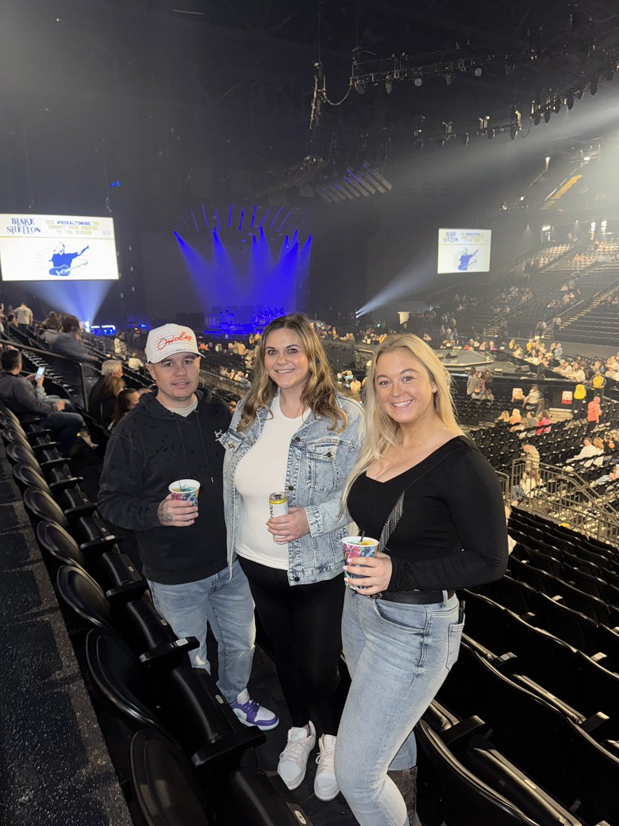 Blake Shelton tonight! Thanks VetTix! #vettix #bsbaltimore