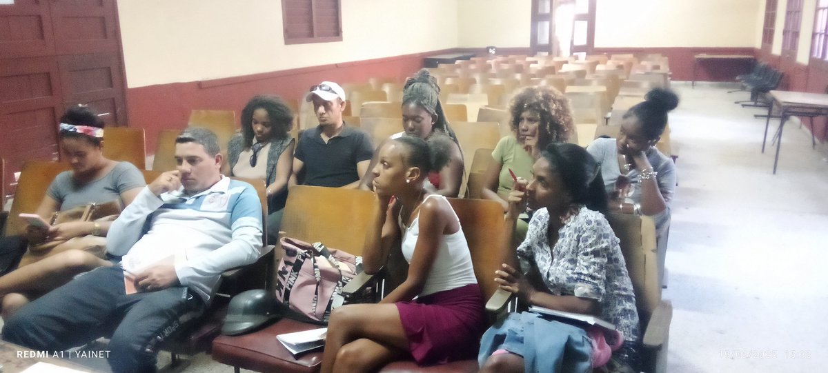 Se realiza capacitación a los cuadros en la CTC Municipal de 10 de octubre ,Cuadros más preparados cada día !!! 📖📖
#CubaVencerá 
#CubaViveEnSuHistoría