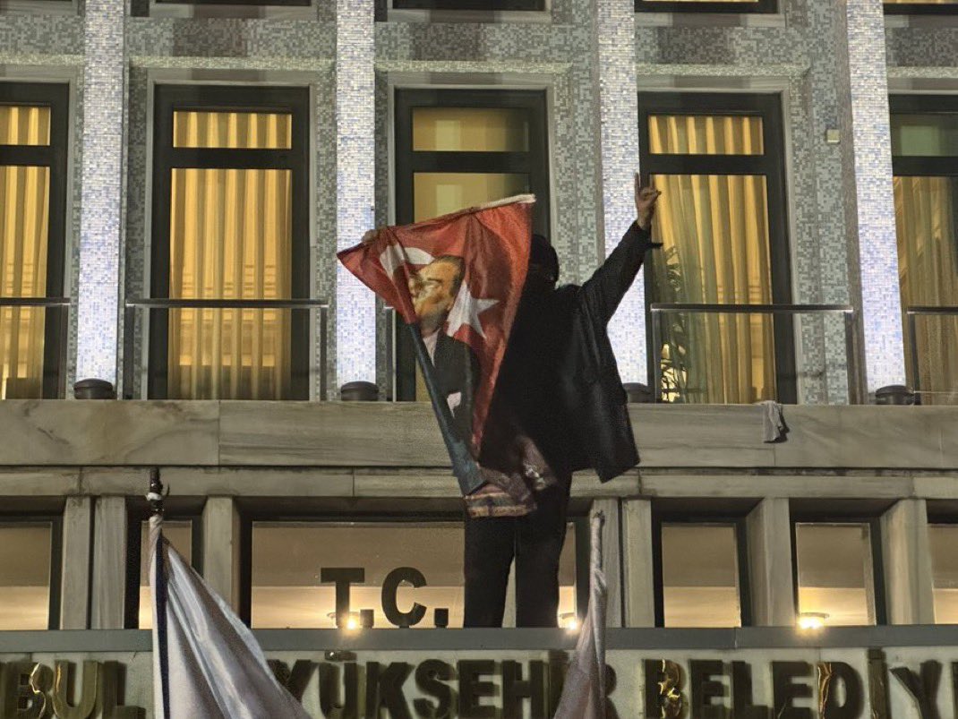 📸  Saraçhane’deki bozkurtlar.