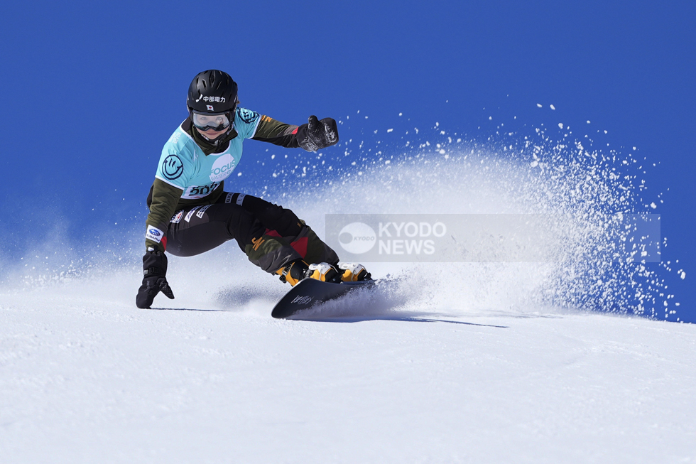 kyodo_photo's tweet photo. #スノーボード 世界選手権の女子 #パラレル大回転 #三木つばき 選手が #銀メダル を獲得しました(撮影・内藤界) https://t.co/NftvYKrioQ #スノーボード世界選手権 #サンモリッツ #parallelgiantslalom https://t.co/Fzak65WwHx