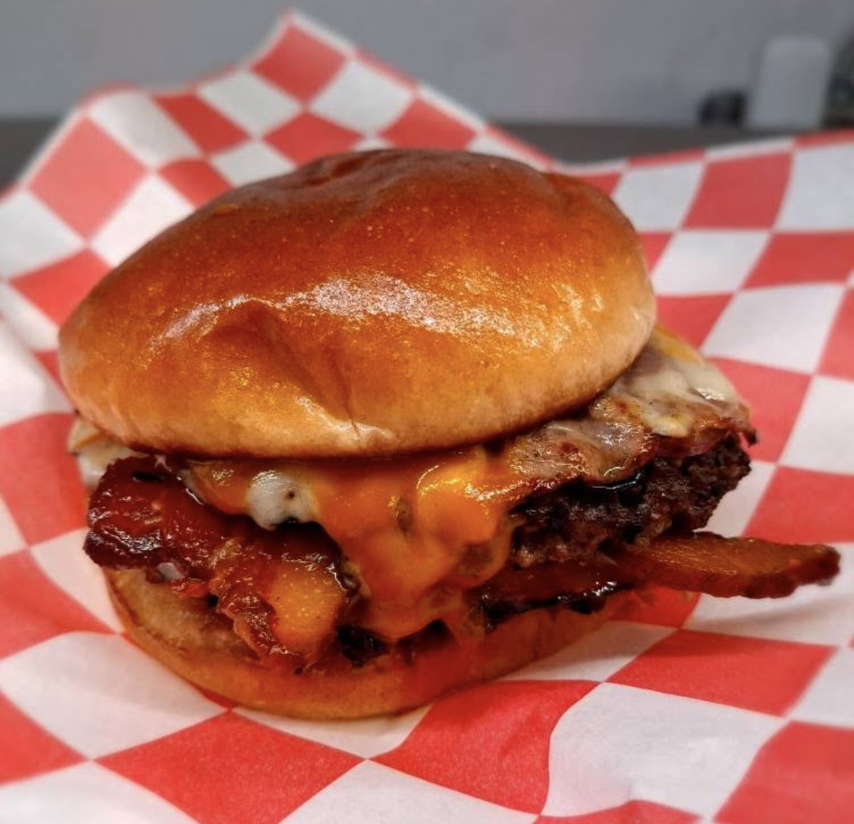 Almost go time⚽️

Doors open at 11:30 AM, $4 pints all day-go to spot before &amp; after
-Double R Smash Burger Combo with Saratoga Chips and Pint of Beer or Soda $15
-Two StillHouse Hot Dogs with Saratoga Chips $8
-Veggie Burger with Saratoga Chips $12

#allforcincy #fccpubpartner