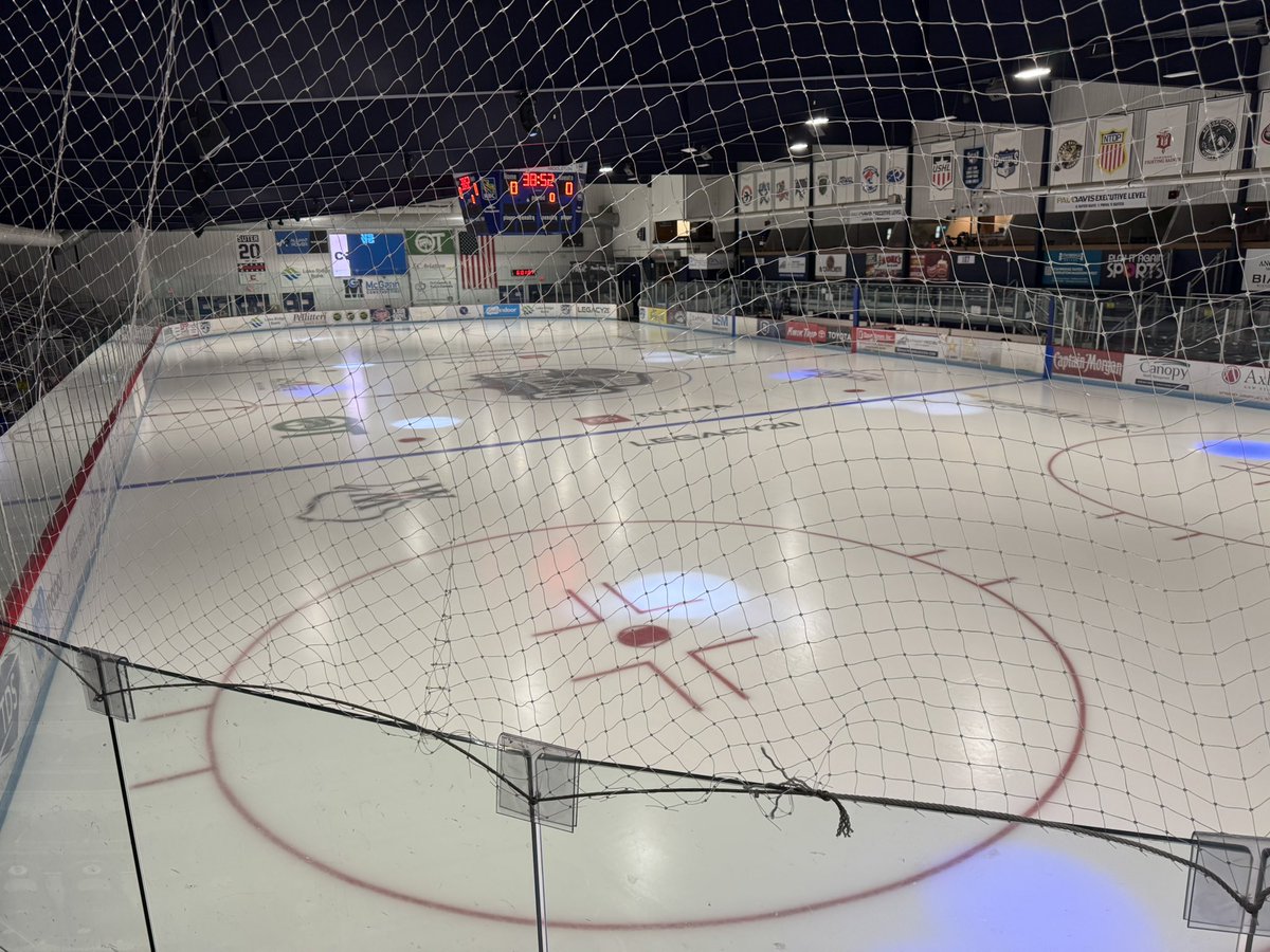 Saints vs Capitols

Starting off a huge weekend for playoff positioning in the East. First of two this week against second-place Madison. Saints up 7 points with 8 games remaining.

On Eagle 102.3 and FloHockey at 6:45.

#Fighting15 #HalosHigh