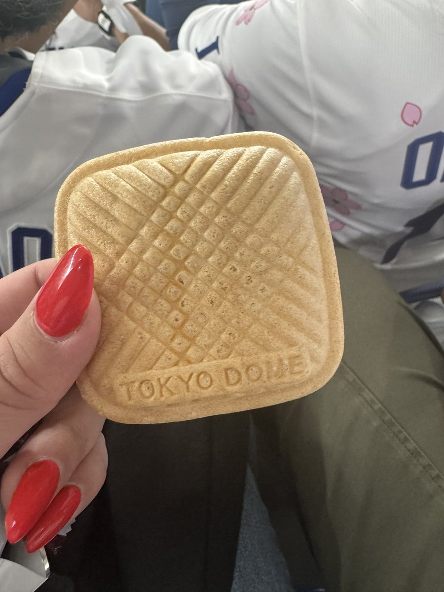 XOXOLBC's tweet photo. A time was haaaad 
#tokyodome #OhtaniShohei  #Dodgers https://t.co/gQ6c2Rg2mp