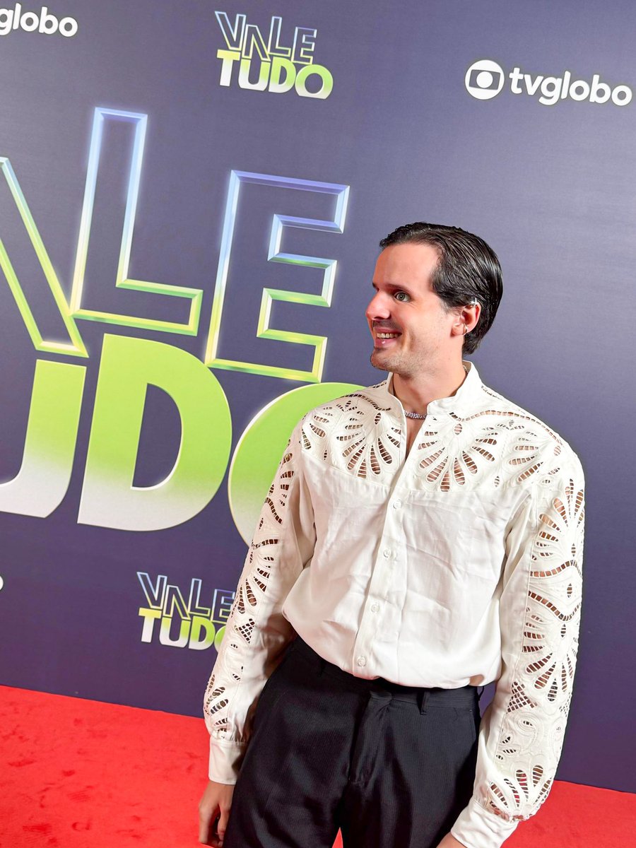 fernandopcampos's tweet photo. Cheguei no Copa para o lançamento de #ValeTudo! https://t.co/Qaz6jOI1XQ