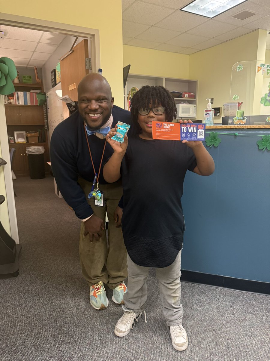 FairOaksHCPS's tweet image. Our students have been enjoying "J.D. and the Great Barber Battle!" Every morning, students have the opportunity to answer trivia questions from the book. Congratulations to our trivia winners! #JDandtheGreatBarberBattle #GrowingGreatness