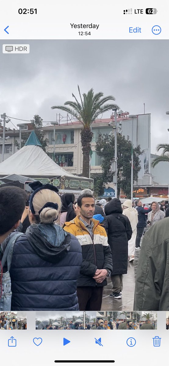 ریتوییت کنید.
امروز ۳۰ اسفند۱۴۰۳ رشت میدون شهرداری لحظه سال تحویل درحالی که همه مردم اهنگ گذاشته بودن داشتن شادی میکردن ! این مرد از پشت بهم تعرض کرد . در لحظه که احساس کردم و برگشتم و دیدم با خنده خیلی هیزانه آلتش رو در آورده بود بهم میمالید خشکم زد و شوک شدم ،ادامه⬇️