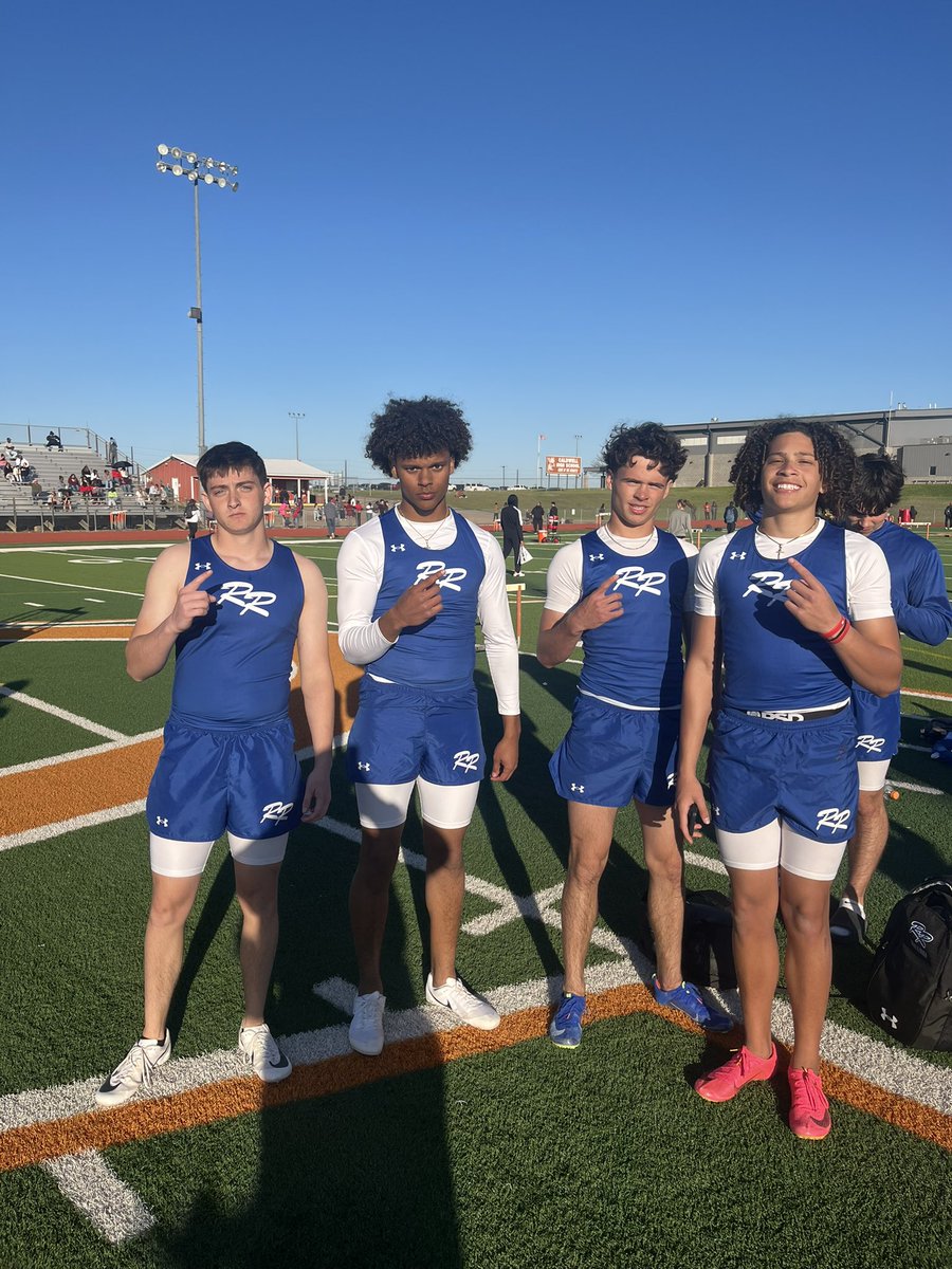 Varsity Boys 4x1 and 4x2 with 🥇🥇 here in Caldwell
