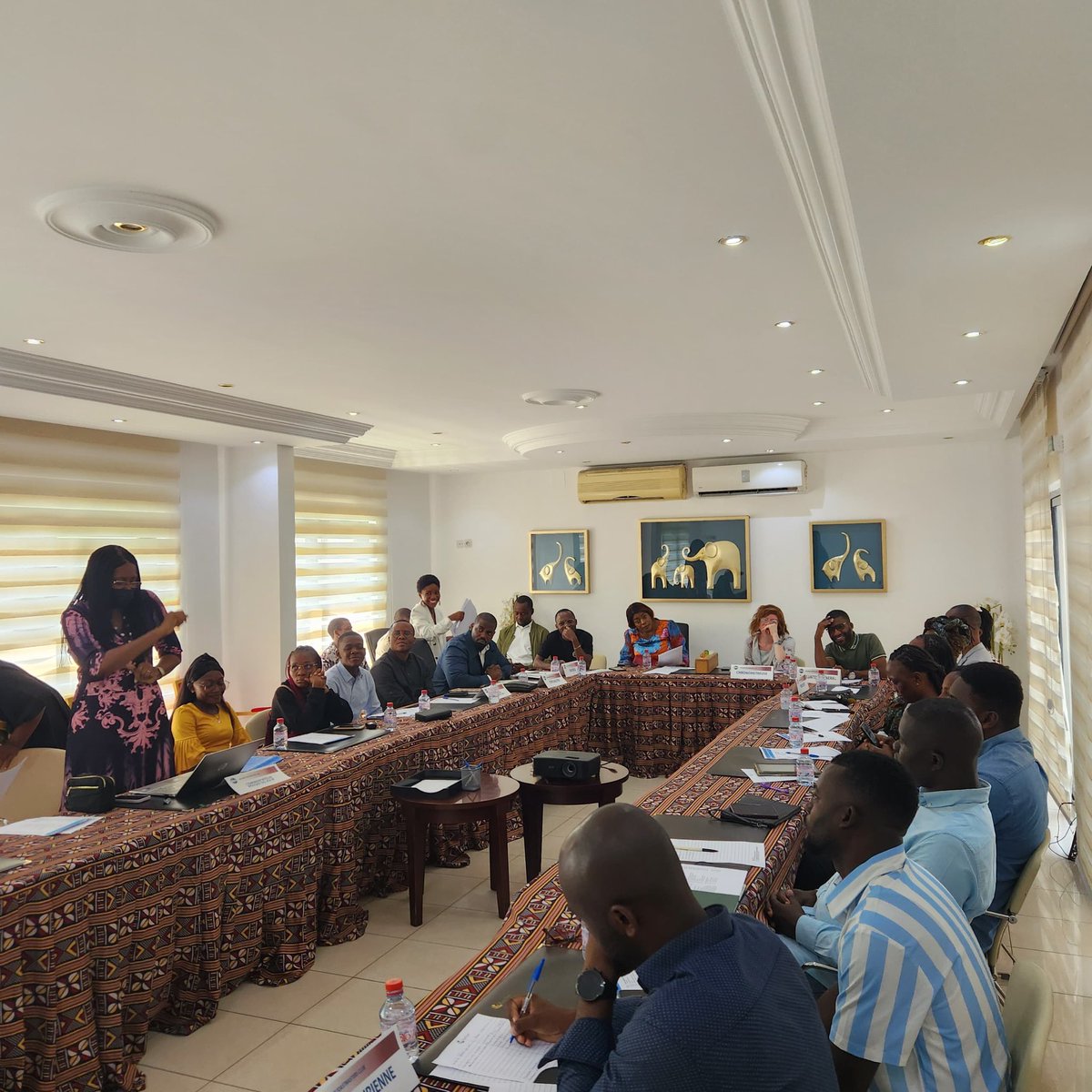 ✨ *Se former, c'est se transformer !* ✨

Aujourd’hui, j’ai eu l’immense privilège de participer à une session de formation en art oratoire.

Le monde appartient à ceux qui osent apprendre et évoluer ! 💪  

#Formation #ArtOratoire #JeunesseEnAction #ApprendrePourGrandir