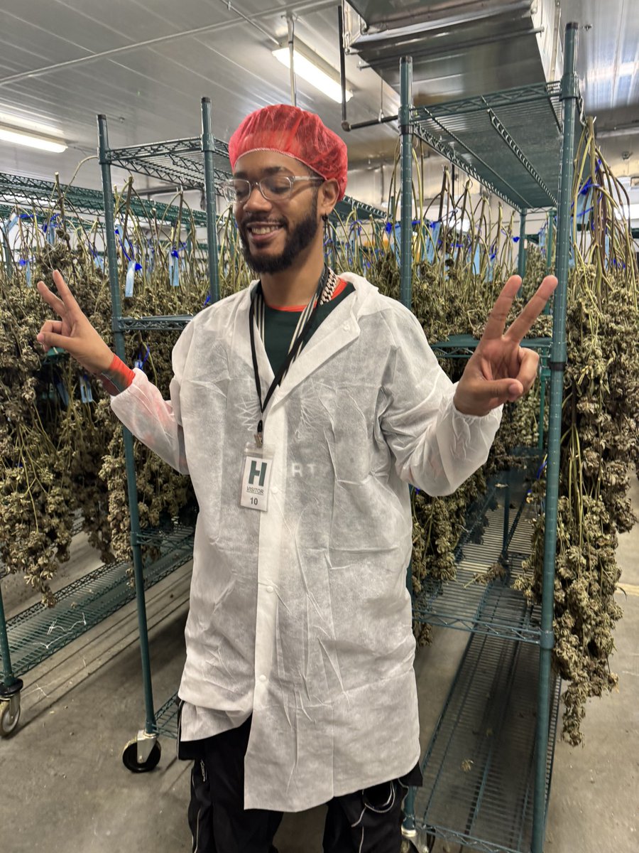 MikeyRunwayProd's tweet photo. I love my job🥹 https://t.co/Hu9s112sjE
