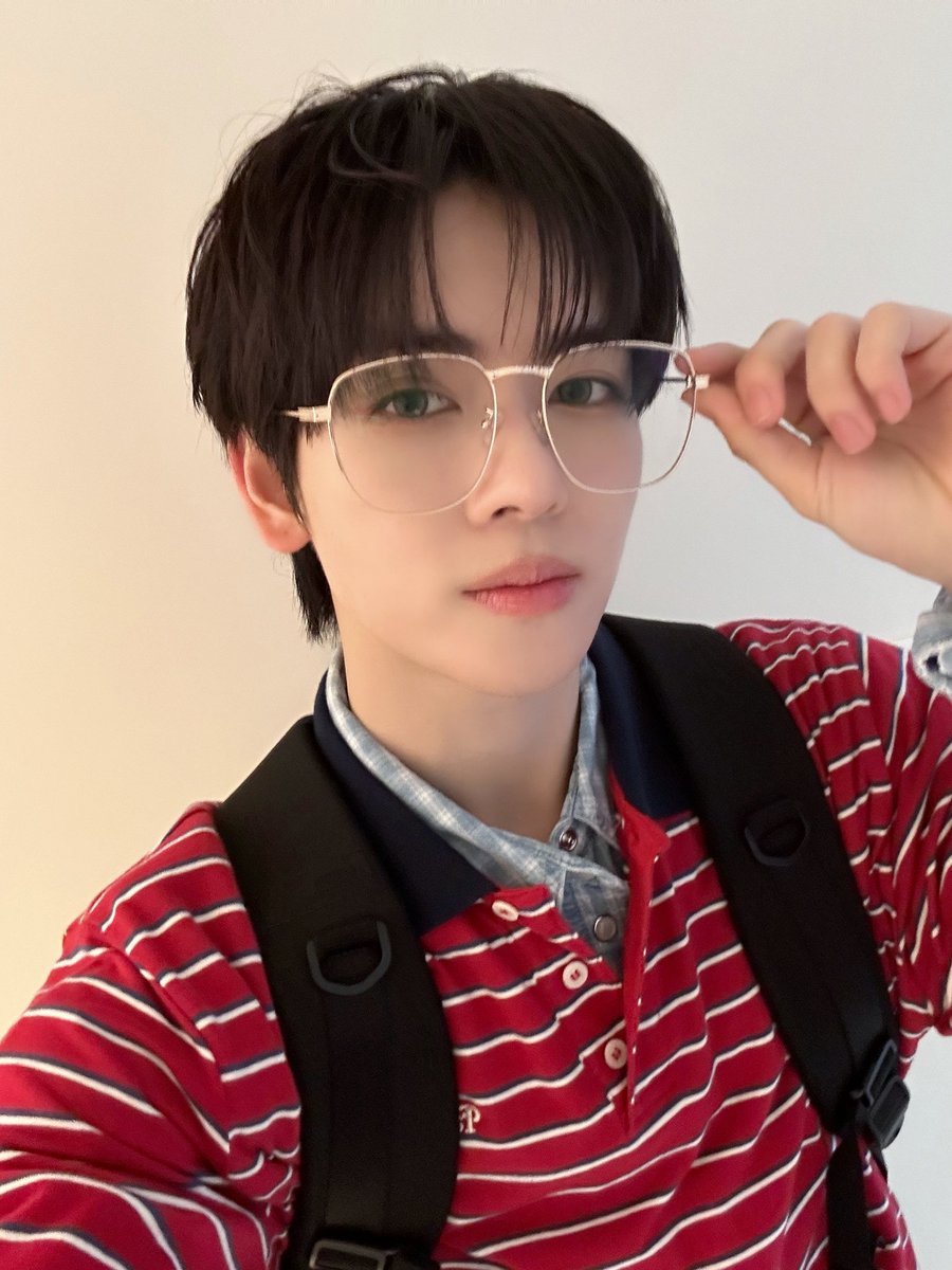 yongsin_Th's tweet photo. TW @pow_grid YORCH Updated
2025.03.20
저는 매일 3시엔 중도 3층에 있어요 🤓
#YORCH 🧸 #yorch_yongsin #요치
#POW #GRID #POW_GIRD 🩵 🧡 https://t.co/4s8ELoOVn9