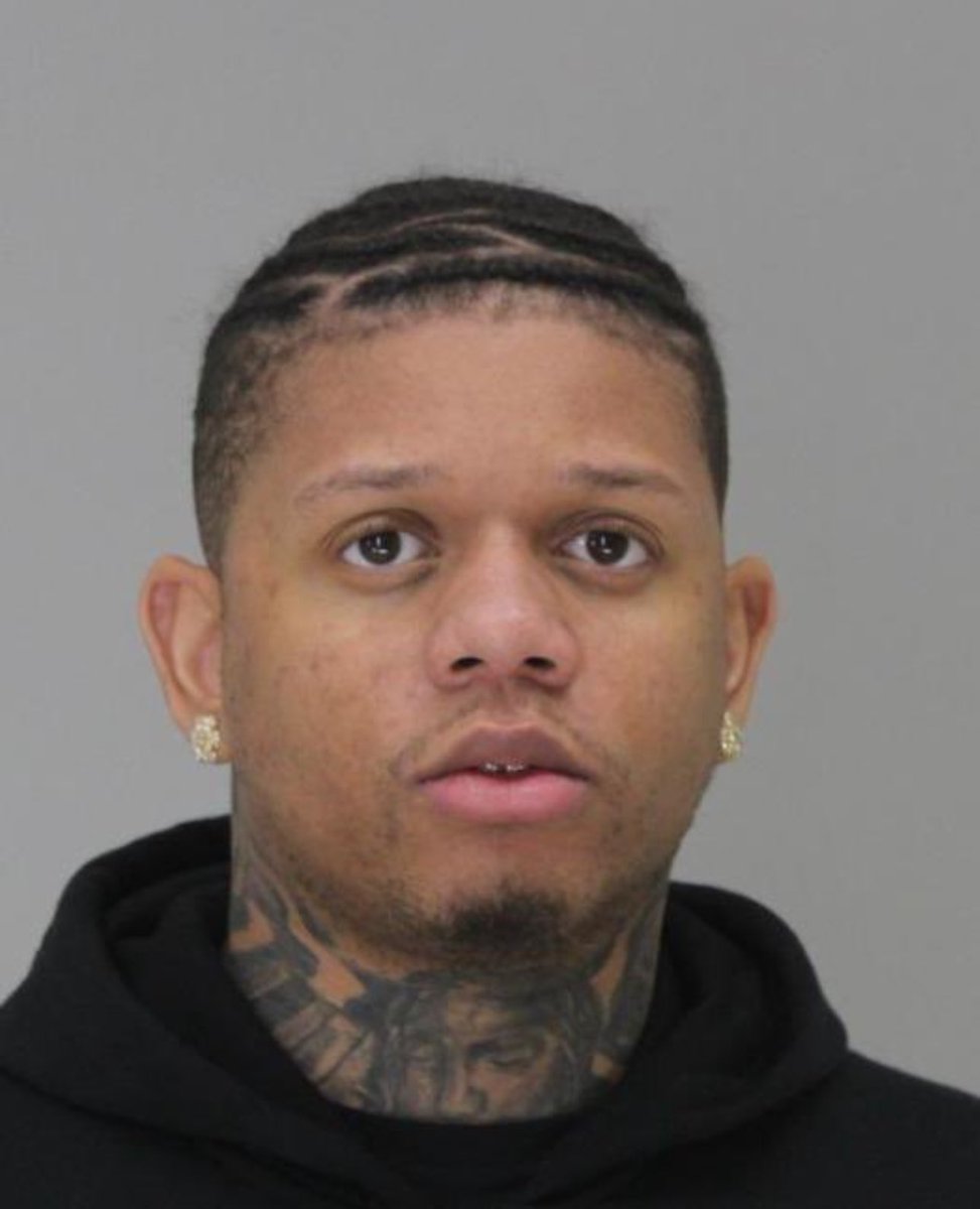 Akademiks's tweet image. BREAKING: Yella Beezy charged with the capital murder of MO3. He’s accused of hiring Kevon White (The shooter who chased mo 3 down on the highway) to carry out the targeted hit for a bounty.