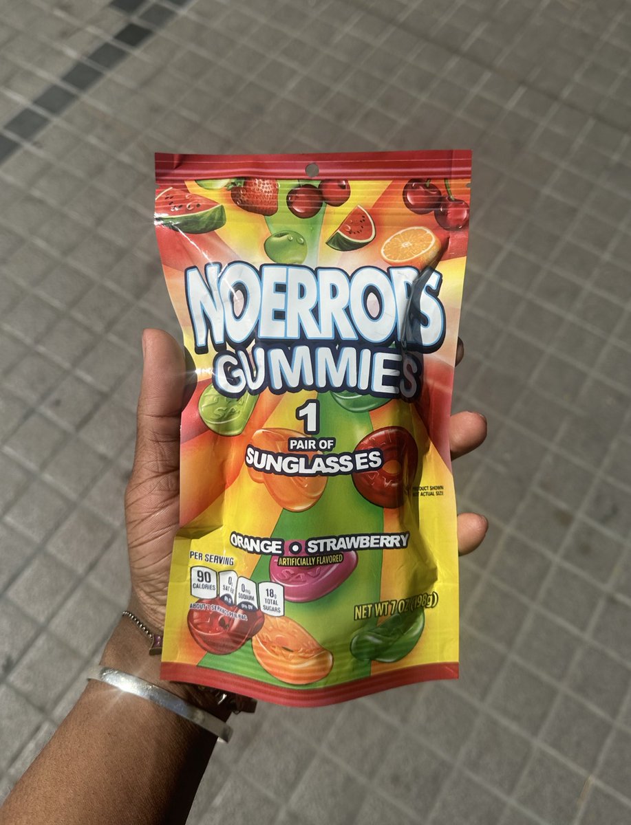 RashaunPauleon's tweet photo. Made a custom bag for my lifesaver gummy shades https://t.co/dl20k7oJr6