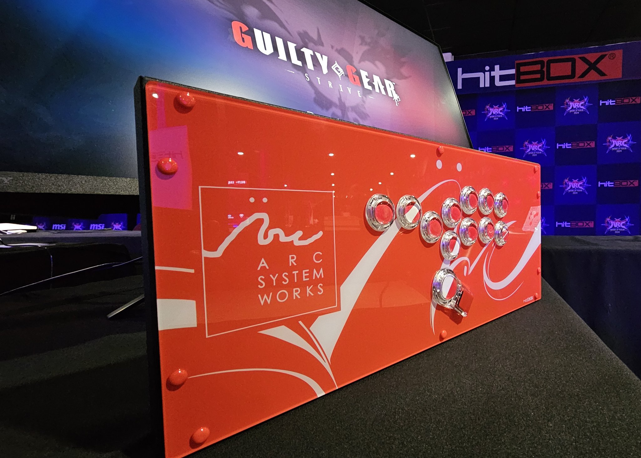 HITBOX　未開封 ヒットボックス（レバーレスコントローラ）が欲しい。1万円