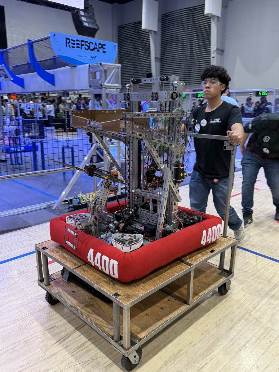 Outletminero's tweet photo. 🤖✨ Arranca el FIRST Regional Laguna 2025 en Torreón 🔧⚙️
💡 49 equipos de todo México compiten en la fiesta de la robótica, de los cuales 25 son patrocinados por Peñoles. ¡Talento joven rumbo al mundial de FIRST en Houston! 🚀 #FIRSTLaguna #Robótica #STEM #Peñoles
Ver nota: https://t.co/cvFxrrNUl7
@IndPenoles @First_Laguna