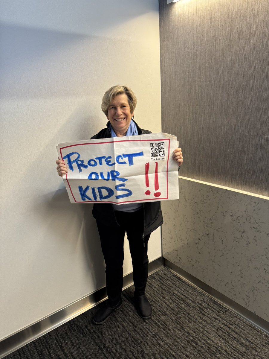 rweingarten's tweet photo. I am in Chicago… on my way home to NY…so at 7 pm , I took my handmade sign out and proudly stood with it at O’Hare Airport

Today it seems really important - as President Trump signs an EO abandoning  the federal role in education- for us to stand up and Protect Our Kids https://t.co/TNAa8ezzig