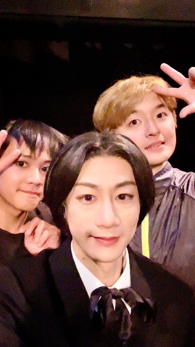 気づけば
トーマの心臓もあと3日
満員御礼の毎日に感謝感激です🌟

今夜はトークショーもあるし
当日券も出るよ🎫

一月から必死で取り組んできた
新しい次世代ユーリコンビも
残り1ステずつ👨‍🎓
最後まで果敢に演り切ってね📙

楽日まで応援宜しくお願いします

studio-life.com/stage/thoma202…
#トーマの心臓