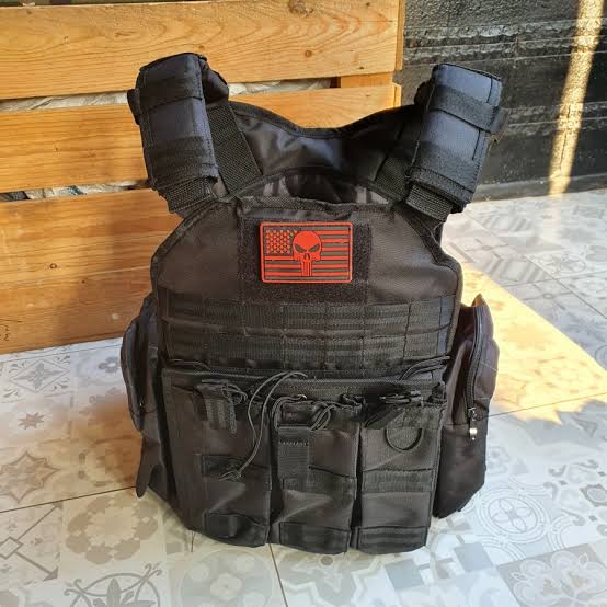 Minggu depan JP dari airdrop apa pun jangan dulu beli baju lebaran ya, utamakan kita beli baju anti peluru.