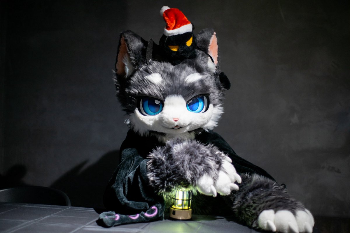 没有位置了！

📷：小华
#FursuitFriday