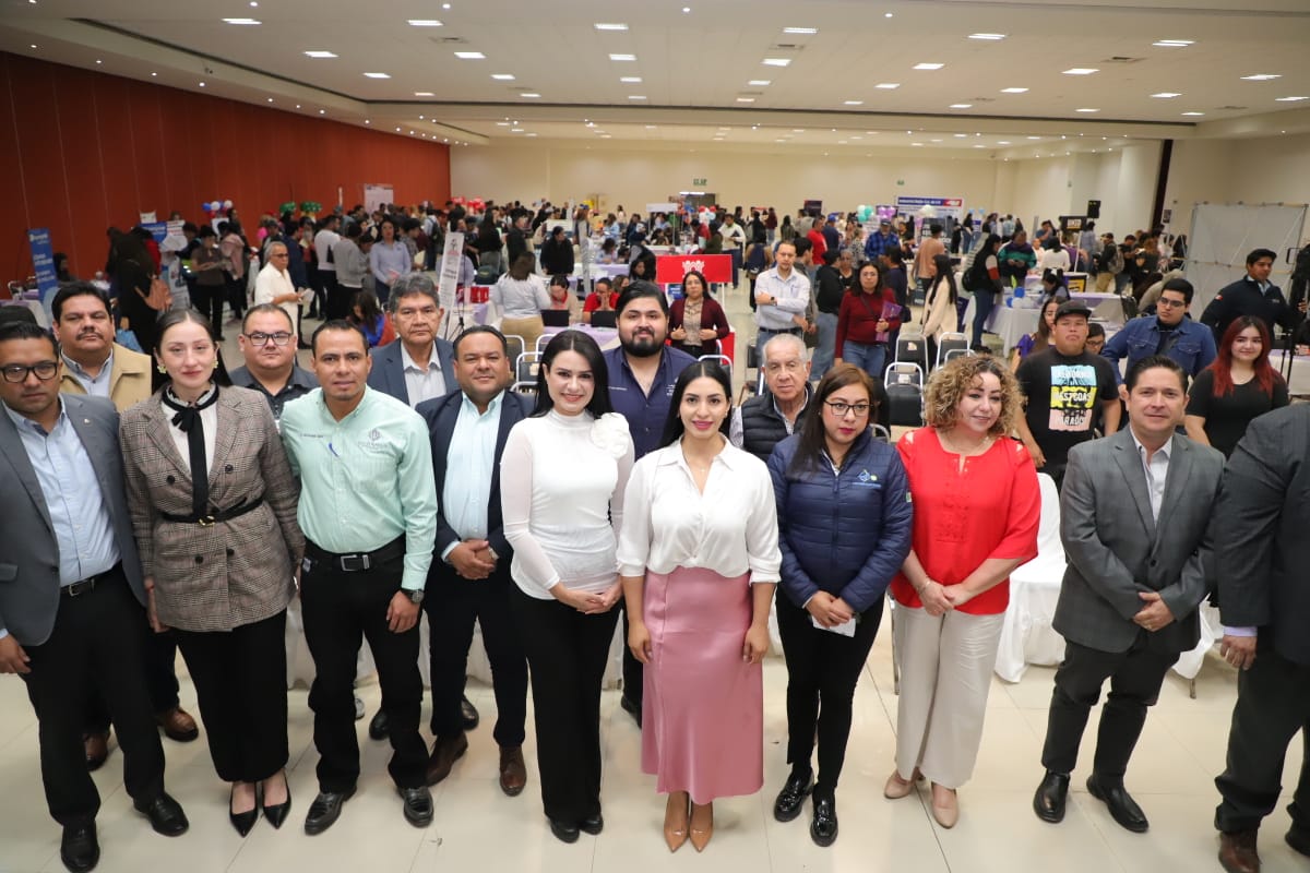 ¡En 2025, Durango renace con más empleos! En el Gobierno de Esteban Villegas, la mujer es prioridad en sus políticas públicas; en la Feria del Empleo para las Mujeres 2025 en La Laguna: STPS, SNE e IEM unidos! <a href="/gobdgo/">GobDgo</a>