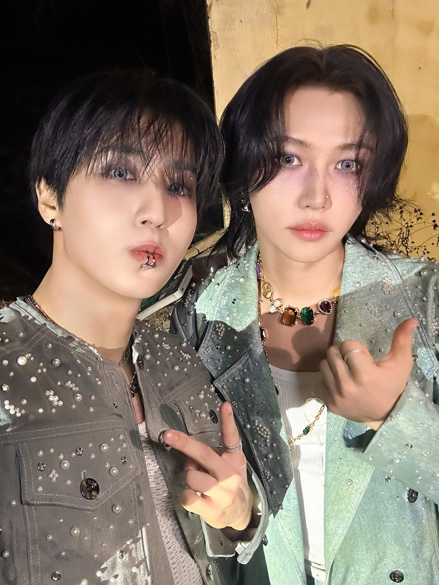 [스키지기]
Stray Kids(스트레이 키즈) "Mixtape : dominATE" COUNTDOWN
Truman의 등장까지 3시간 남았습니다👤❓

2025.03.21 FRI 1PM (KST) | 0AM (ET)

🦷PRE-SAVE &amp; PRE-ORDER "Mixtape : dominATE"
Stray-Kids.lnk.to/MixtapedominATE

#StrayKids #스트레이키즈
#한 #HAN
#필릭스 #Felix
#Mixtape_dominATE