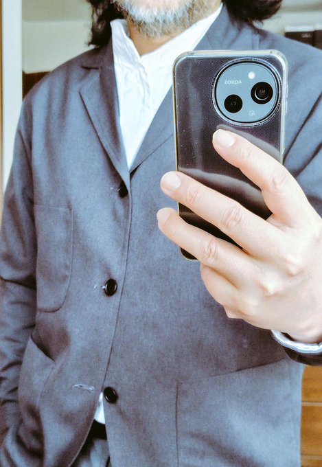 今日のシャツ NisicaピンオックススタンドカラーPO

フェミニンなスタンドカラーとジャケットの組み合わせベネじゃね 