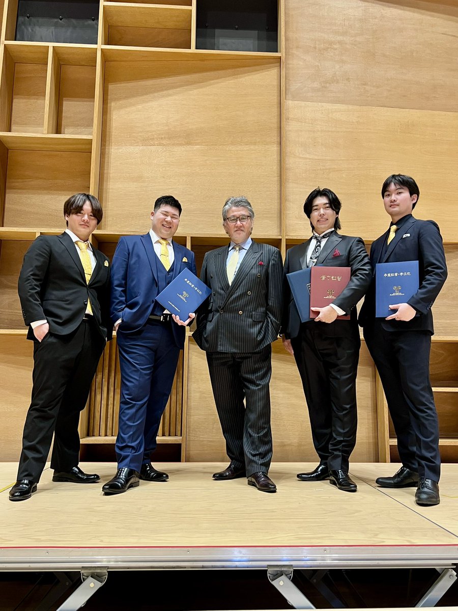 MATSUSIC_'s tweet photo. 2025/03/19

大分県立芸術文化短期大学
無事卒業しました！
教員免許も無事取得できて良かった〜😮‍💨 https://t.co/QqJGxRuRUz